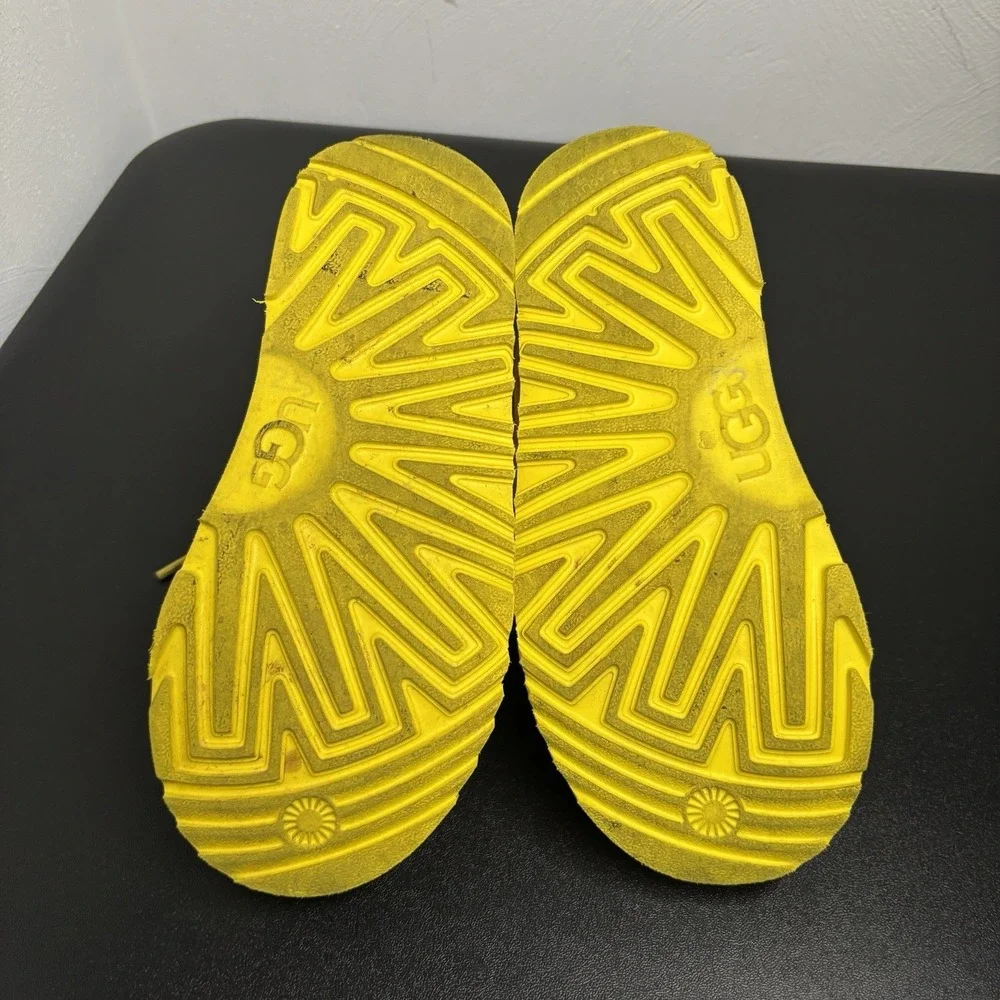 UGG Neumel ll Scatter Graphic Suede Classic Boots Kids Size Canary Yellow Size 2